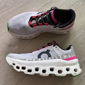 On Cloudstratus Running Shoes